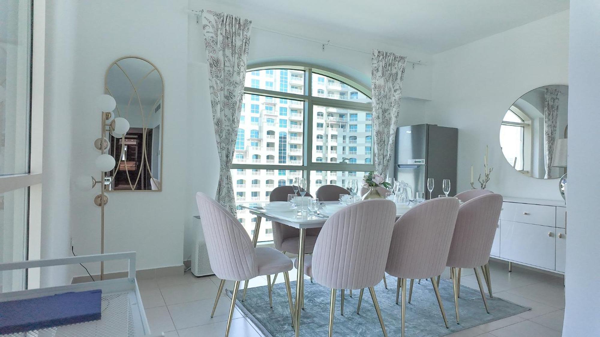 Elegantly Furnished 2bhk With Stunning Canal View Apartment *